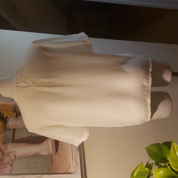 Susan Hutton Blouse - Picture 5 of 6